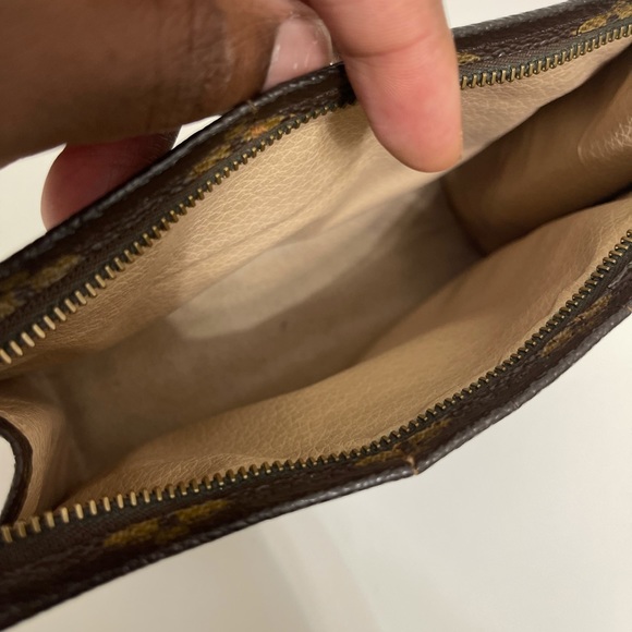 Louis Vuitton Toiletry Pouch - Picture 9 of 10